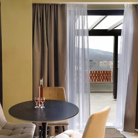Angels Riva Boutique Residences 3* كاستوريا